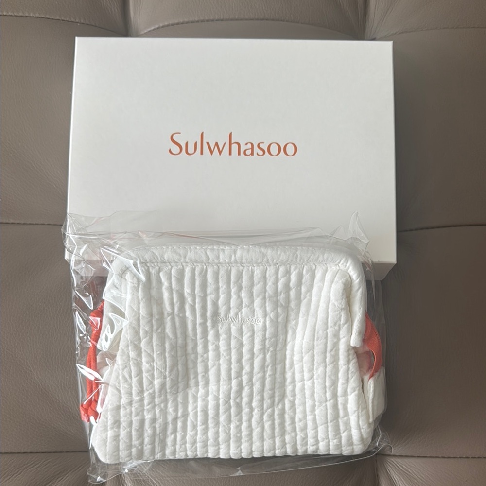 Sulwhasoo White Quilted Pouch